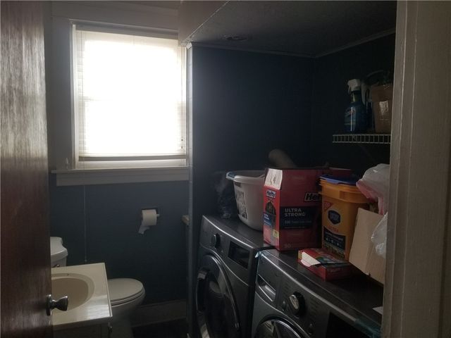 27 Hillcrest Avenue, Pawtucket, RI 02860