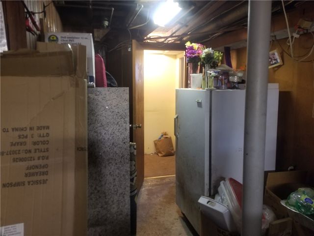 27 Hillcrest Avenue, Pawtucket, RI 02860