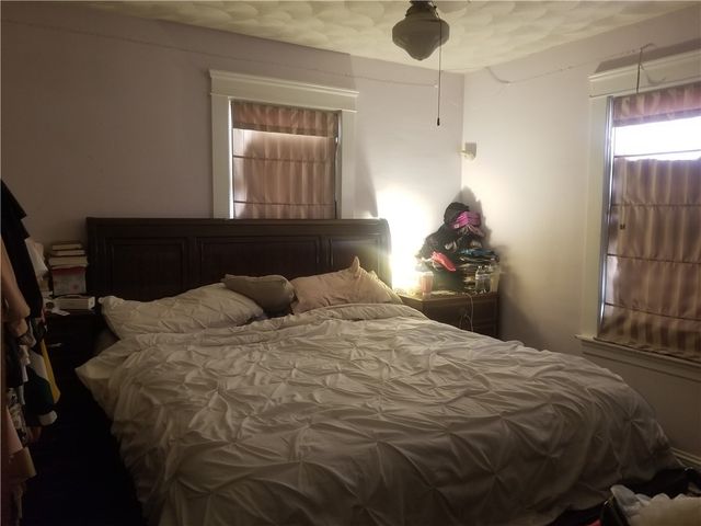 27 Hillcrest Avenue, Pawtucket, RI 02860