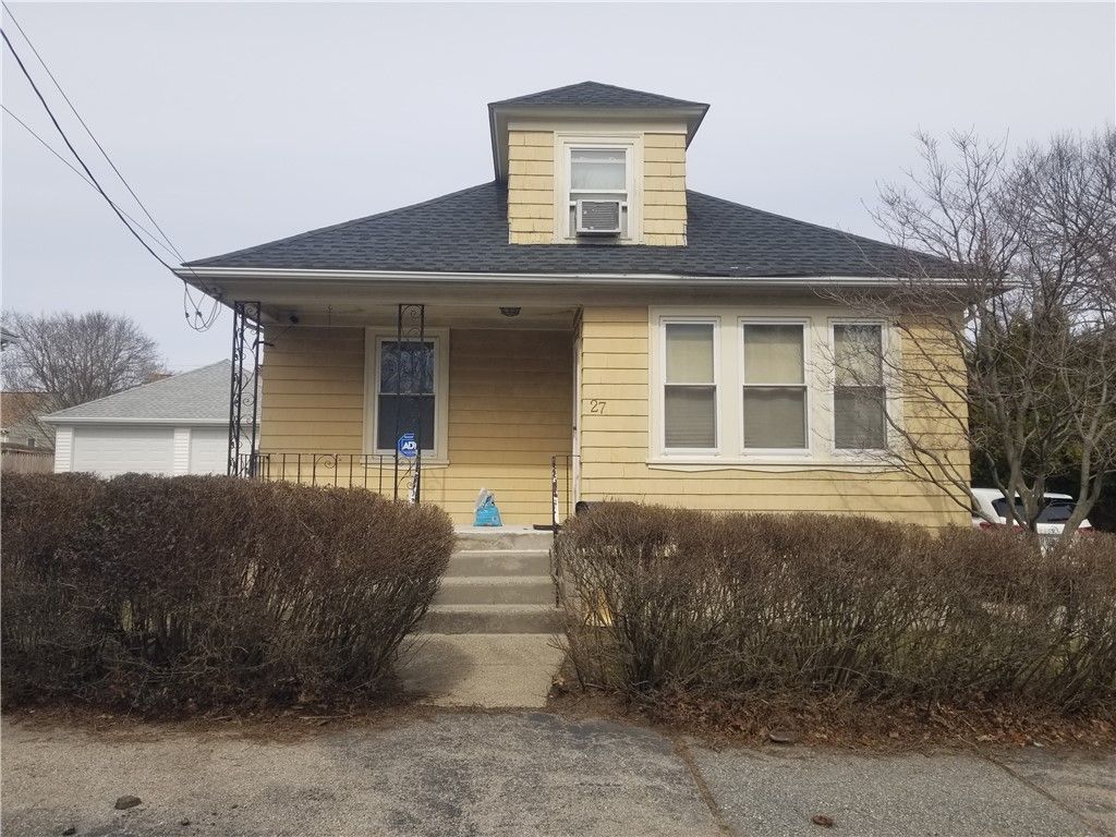 27 Hillcrest Avenue, Pawtucket, RI 02860