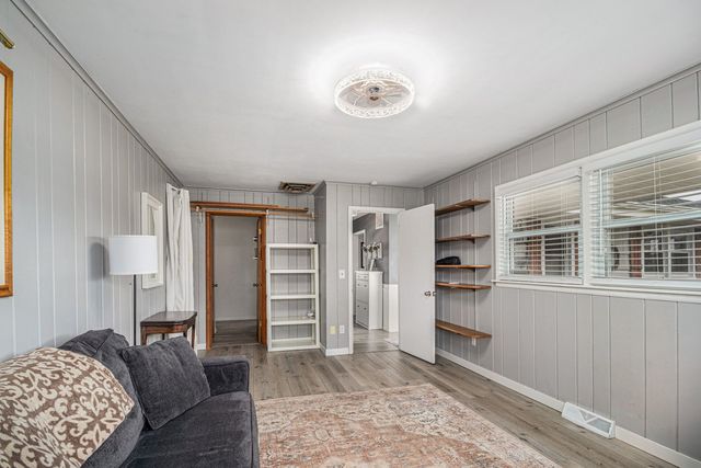 3804 Grove Avenue, Mchenry, IL 60050