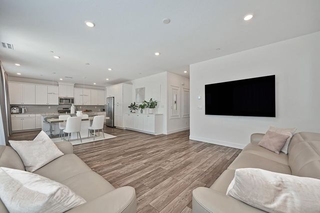 1137 Sierra Morena Way, Roseville, CA 95747