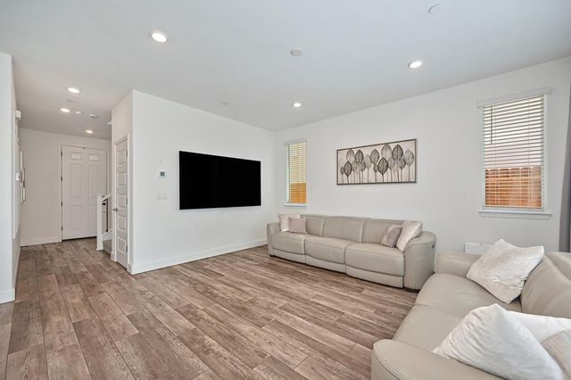 1137 Sierra Morena Way, Roseville, CA 95747