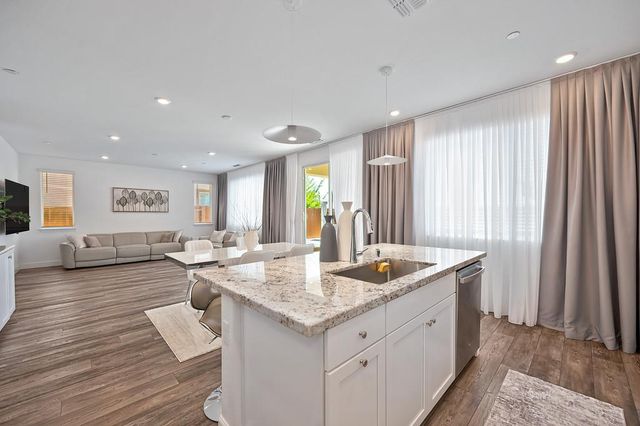 1137 Sierra Morena Way, Roseville, CA 95747