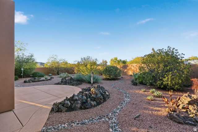 41 BOULDER CIR, Santa Clara, UT 84765