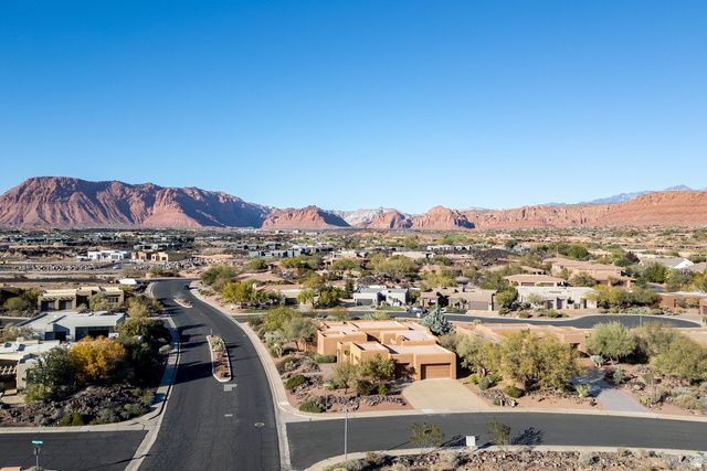 41 BOULDER CIR, Santa Clara, UT 84765