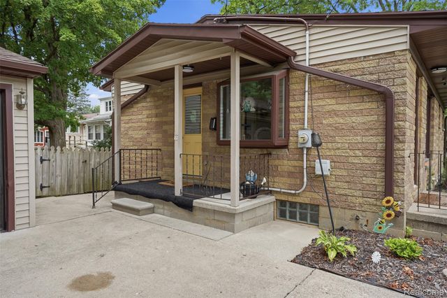 5683 Buckingham Road, Meridian Charter Township, MI 48840