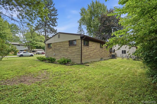 5683 Buckingham Road, Meridian Charter Township, MI 48840