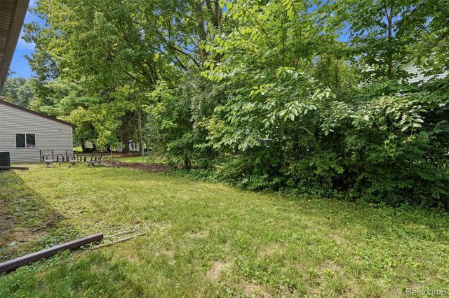 5683 Buckingham Road, Meridian Charter Township, MI 48840