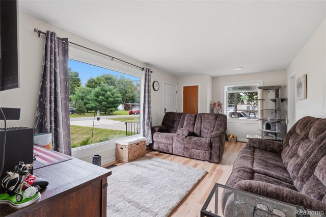5683 Buckingham Road, Meridian Charter Township, MI 48840