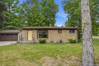 5683 Buckingham Road, Meridian Charter Township, MI 48840