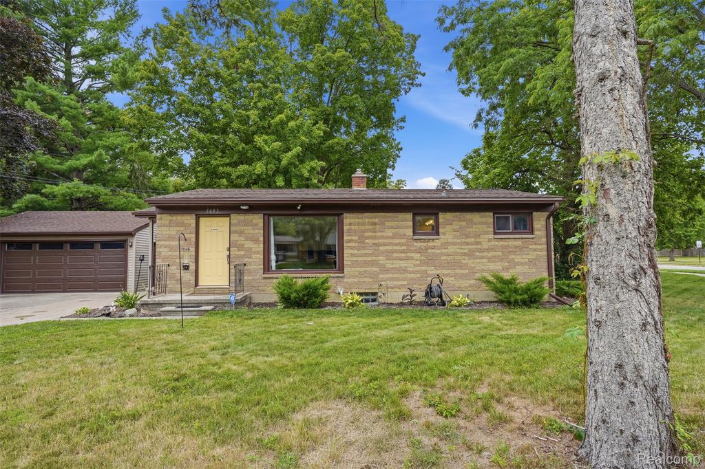 5683 Buckingham Road, Meridian Charter Township, MI 48840