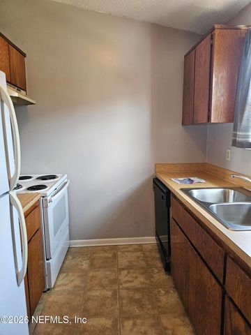1456 GIFFORD Avenue B, Orange Park, FL 32065