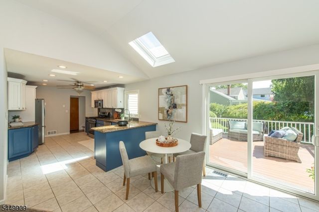 8 Judith Pl, Wayne Twp., NJ 07470