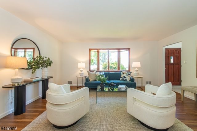 8 Judith Pl, Wayne Twp., NJ 07470