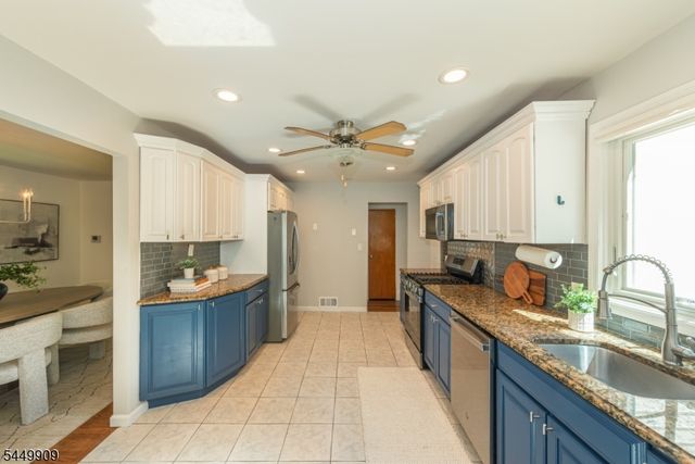 8 Judith Pl, Wayne Twp., NJ 07470