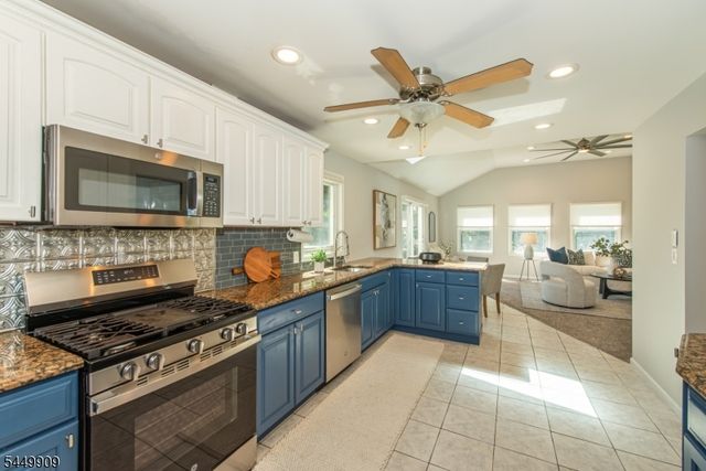 8 Judith Pl, Wayne Twp., NJ 07470