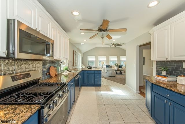 8 Judith Pl, Wayne Twp., NJ 07470