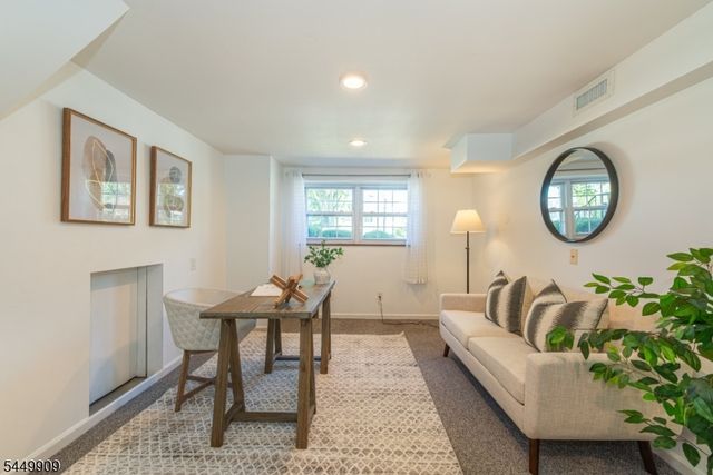 8 Judith Pl, Wayne Twp., NJ 07470