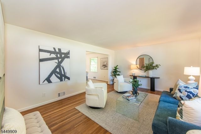 8 Judith Pl, Wayne Twp., NJ 07470