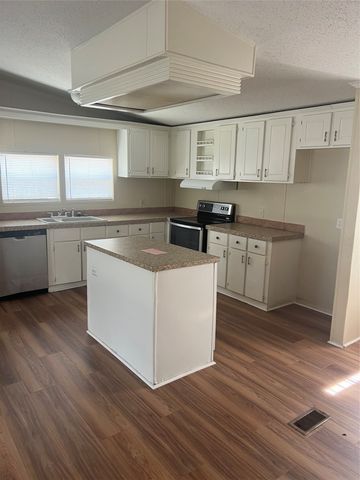 5290 County Road 3229, Lone Oak, TX 75453