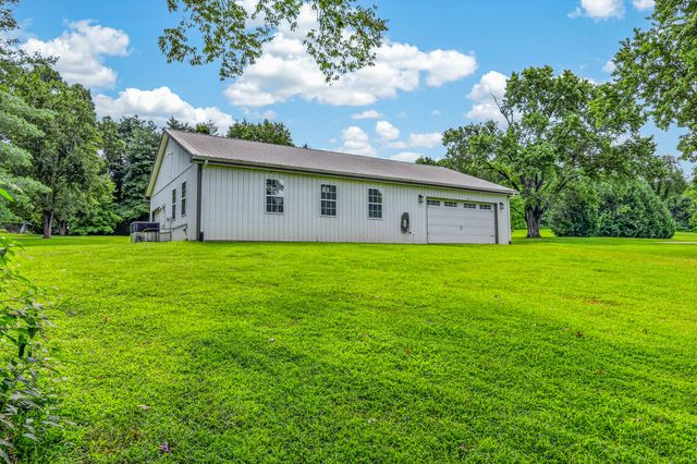 1089 Old Williamsport Pike, Columbia, TN 38401