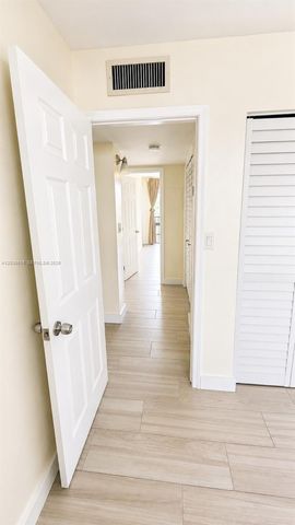 6904 N Kendall Drive F305, Pinecrest, FL 33156