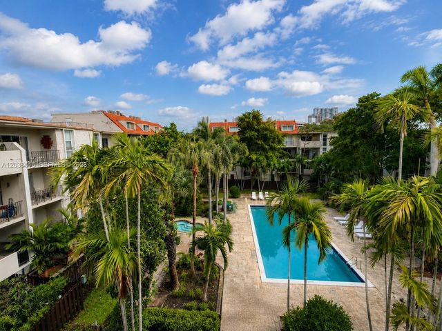 6904 N Kendall Drive F305, Pinecrest, FL 33156