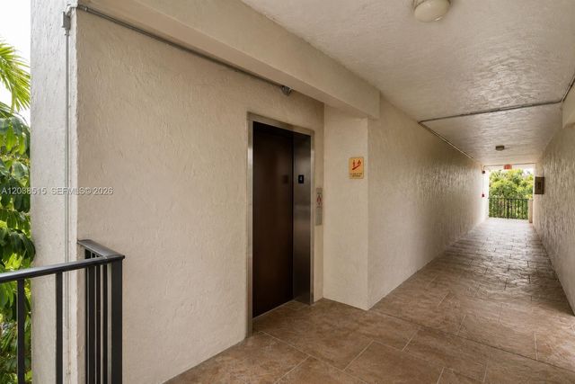 6904 N Kendall Drive F305, Pinecrest, FL 33156