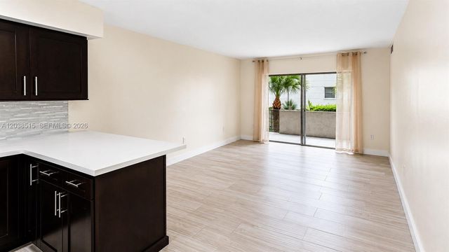 6904 N Kendall Drive F305, Pinecrest, FL 33156