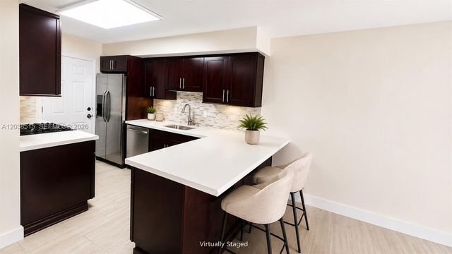 6904 N Kendall Drive F305, Pinecrest, FL 33156