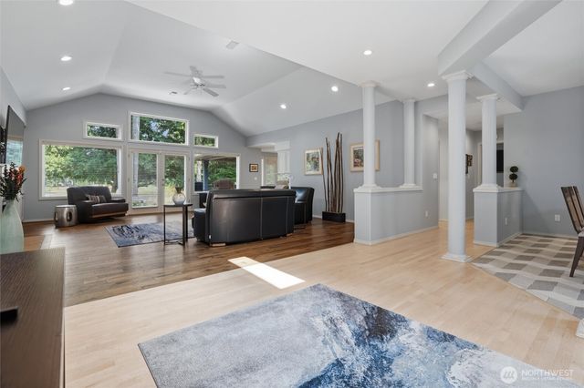 3729 SW Galway Court, Port Orchard, WA 98367