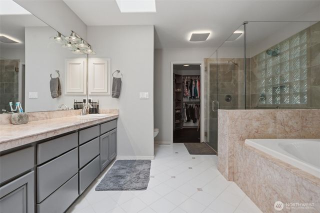 3729 SW Galway Court, Port Orchard, WA 98367