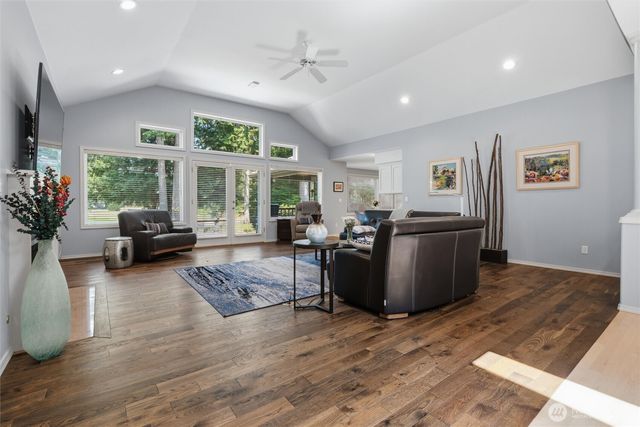3729 SW Galway Court, Port Orchard, WA 98367