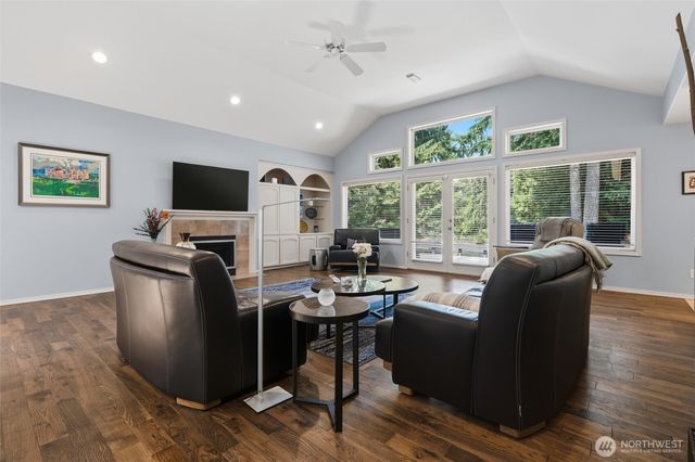 3729 SW Galway Court, Port Orchard, WA 98367