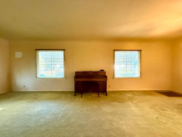 339 N 9th Street, Klamath Falls, OR 97601