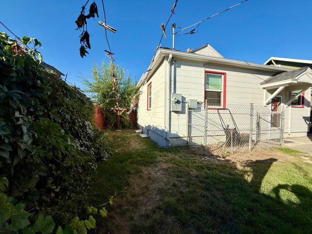 339 N 9th Street, Klamath Falls, OR 97601