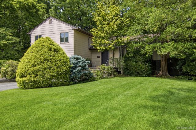 15 Beacon Drive, Port Washington, NY 11050