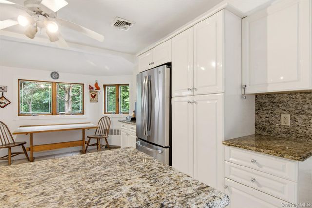 15 Beacon Drive, Port Washington, NY 11050