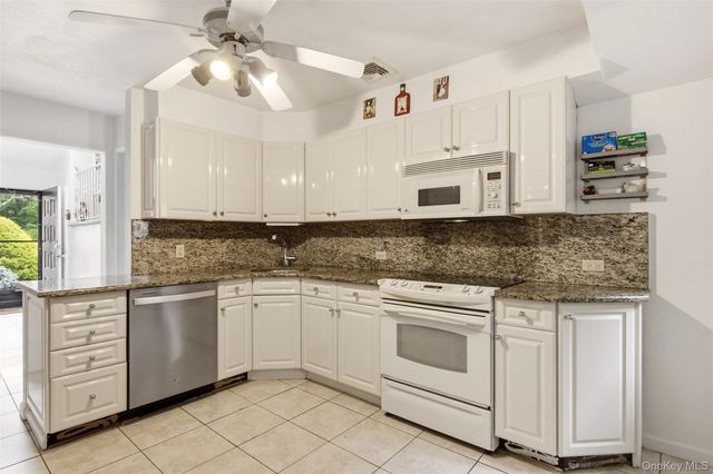 15 Beacon Drive, Port Washington, NY 11050