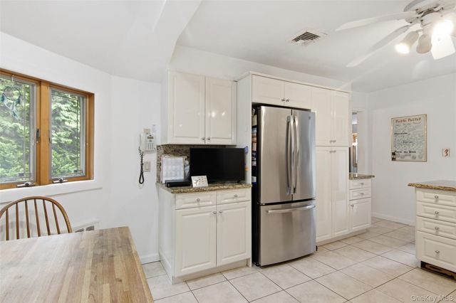 15 Beacon Drive, Port Washington, NY 11050