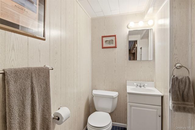 15 Beacon Drive, Port Washington, NY 11050