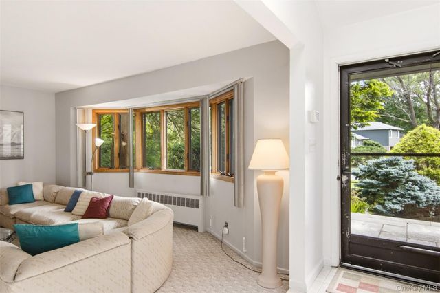 15 Beacon Drive, Port Washington, NY 11050