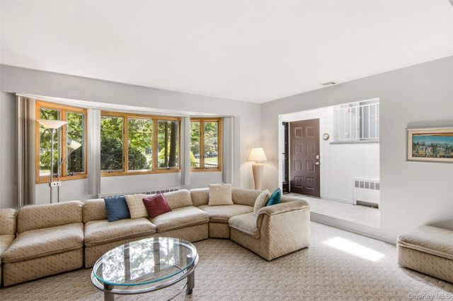 15 Beacon Drive, Port Washington, NY 11050