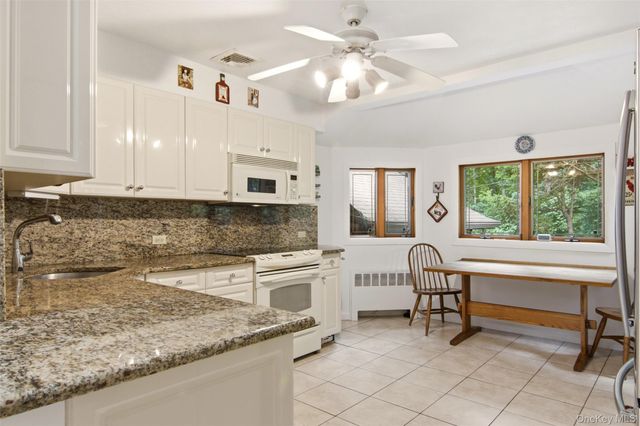 15 Beacon Drive, Port Washington, NY 11050