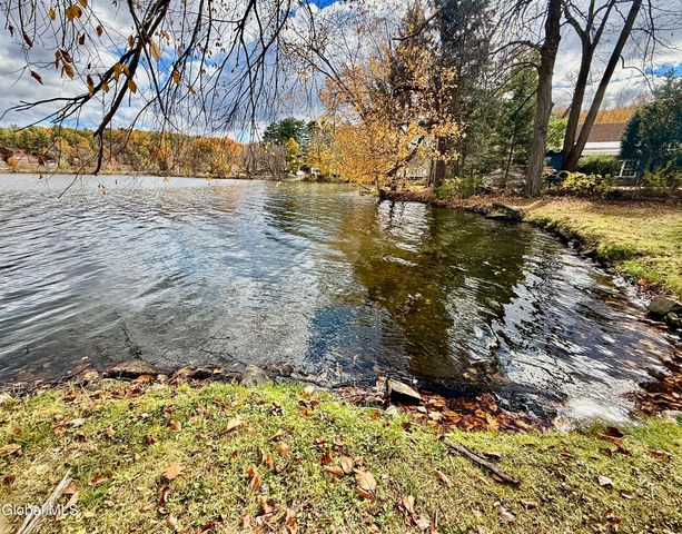 22 Crailo Lane, Schodack, NY 12123