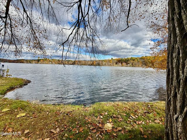 22 Crailo Lane, Schodack, NY 12123