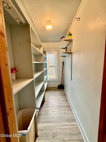 22 Crailo Lane, Schodack, NY 12123