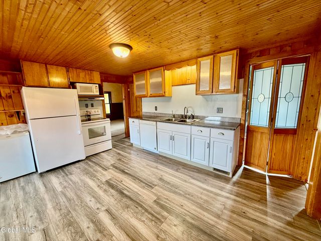 22 Crailo Lane, Schodack, NY 12123