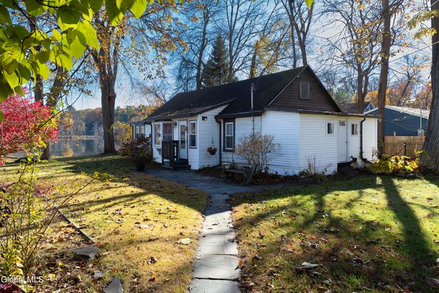 22 Crailo Lane, Schodack, NY 12123